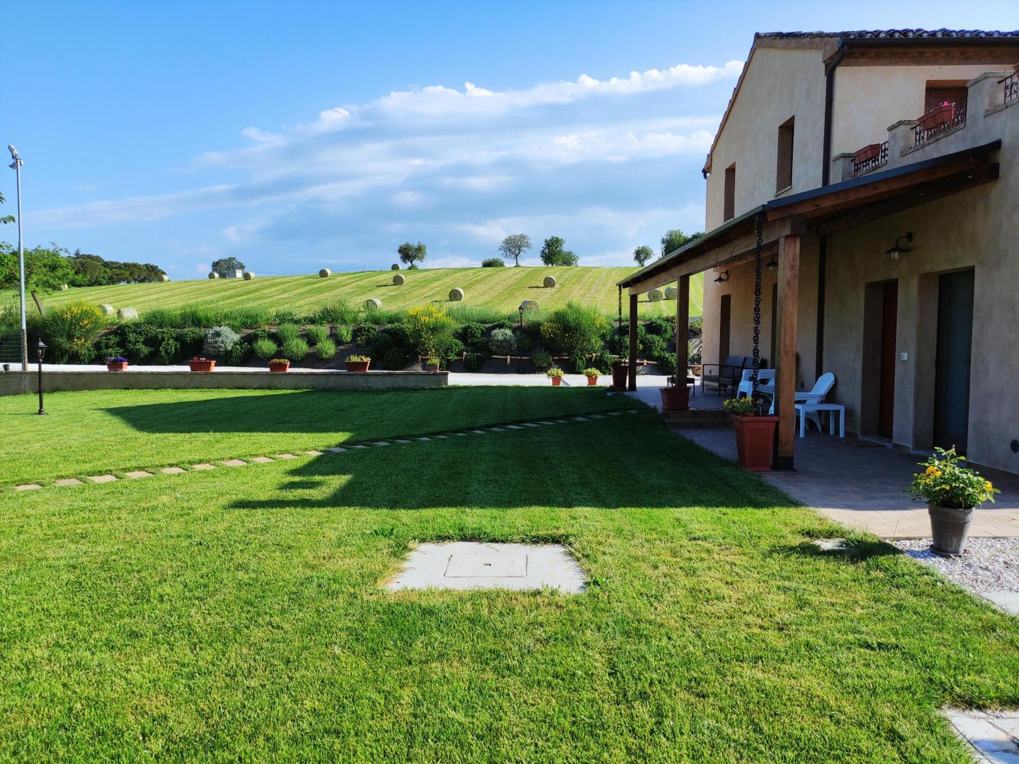 Casa Montefiore 13 Girasoli Lt Nella Tranquilla Campagna Marchigiana Ancona Ngoại thất bức ảnh